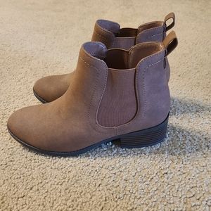 Women's ankle booties